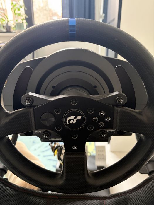 Волан Thrustmaster T300 + скоростен лост Thrustmaster