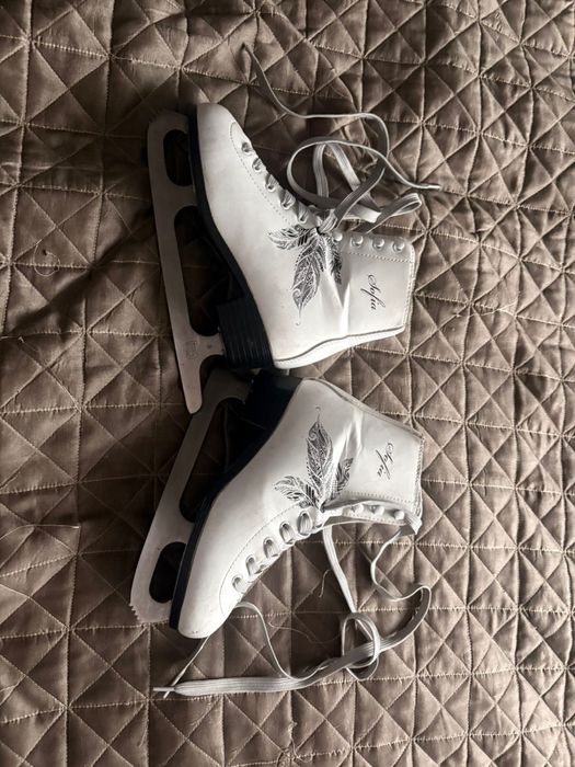 Коньки фигурные