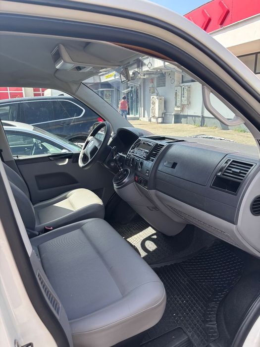 4X4 Volkswagen Multivan Volkswagen Caravelle T5 4x4 Autoutilitara