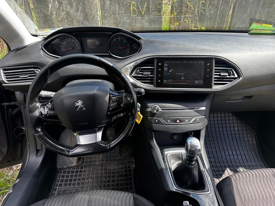 Peugeot 308 /2015