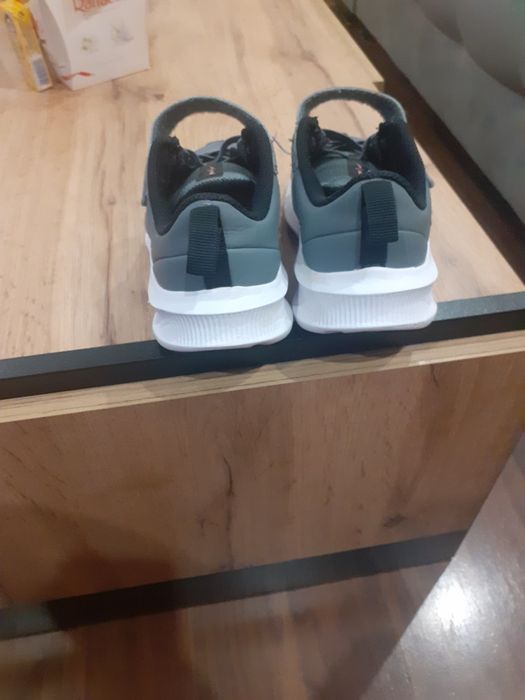 Детски маратонки NIKE за момиче!