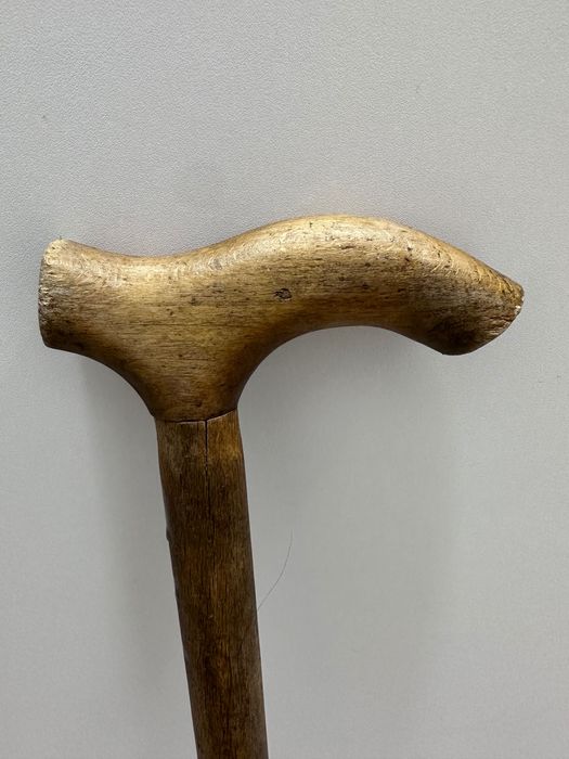 Деревянная трость