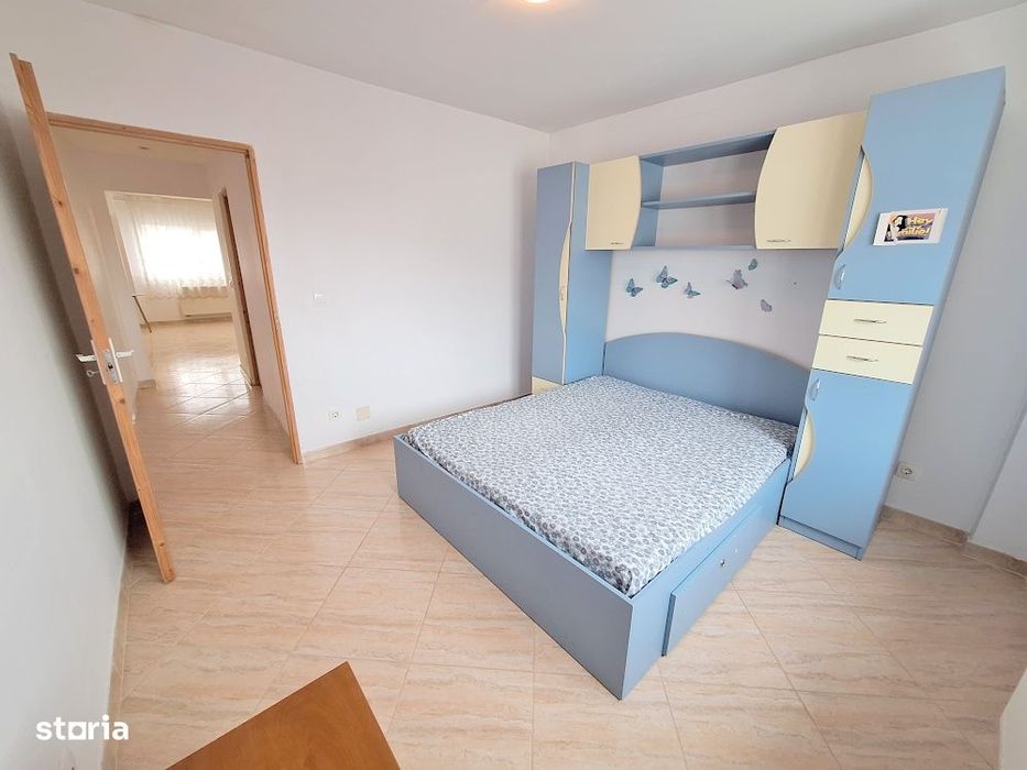Apartament 3 camere - Zona Mioritei , Bloc an 1981