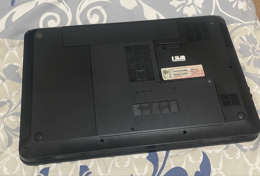 Hp ноутбук в хорошем состояние