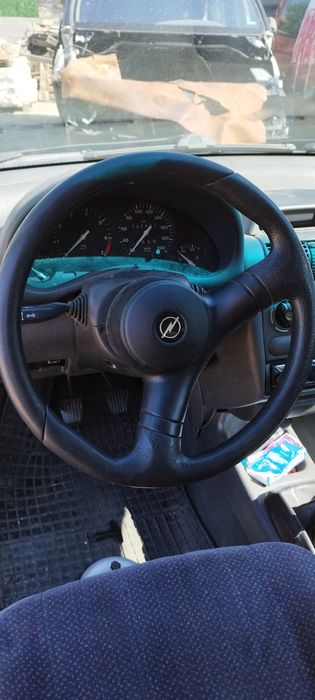 Опел Корса 1.4 МI