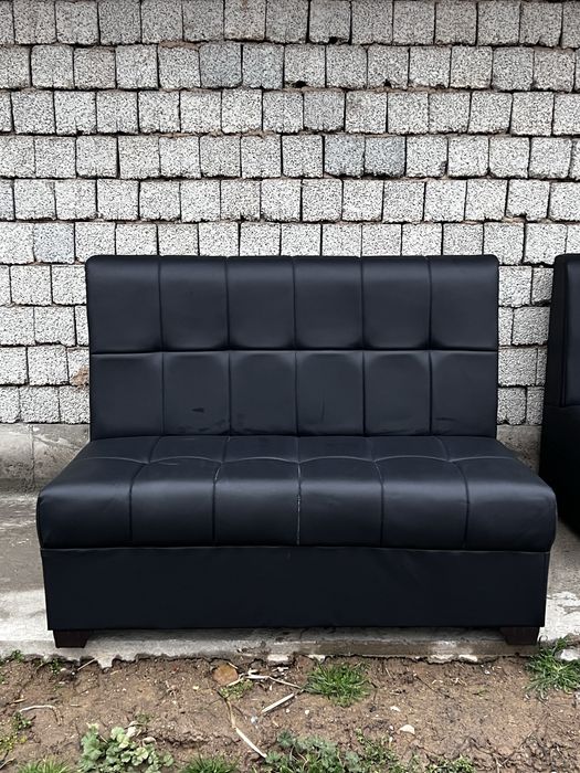 Mini divanlar sotiladi kafe va bar klub plastaysion