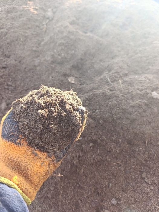 Дробленый навоз в мешках