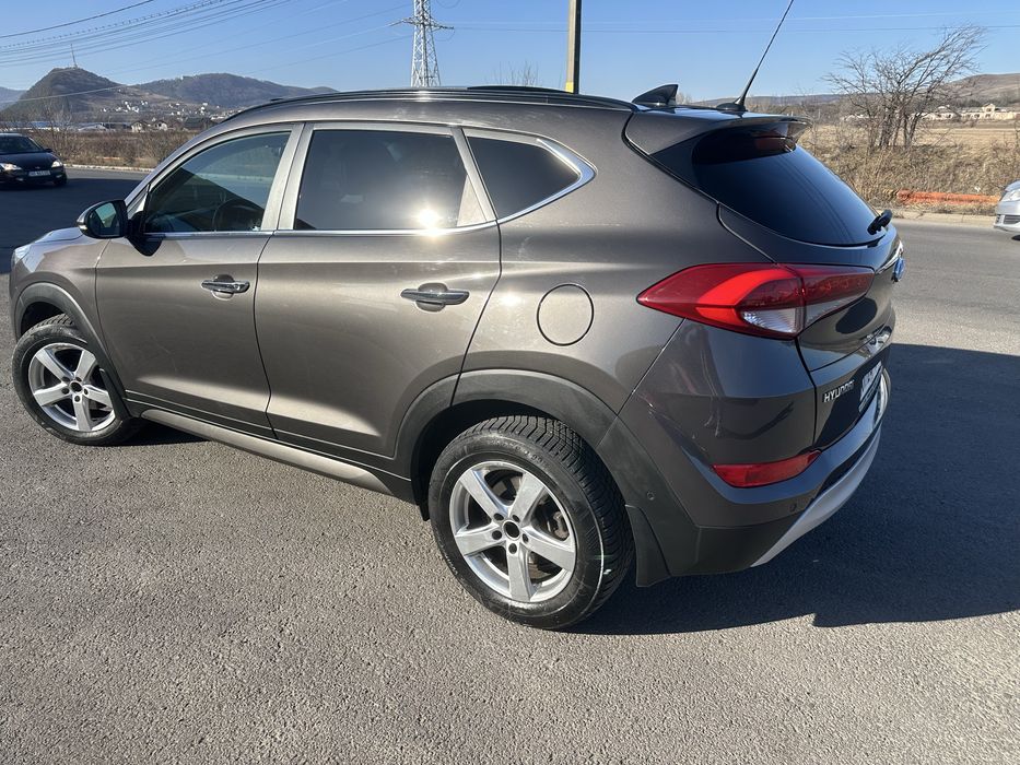 Hyundai Tucson 2.0 crdi 185 cai 4x4