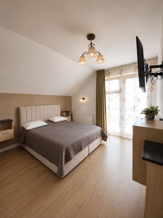Casa moderna//Vila de lux -Prima inchiriere- cartier Magnolia Paulesti langa Ploiesti -510mp teren-Foisor, terase, 5 parcari- 1345 euro