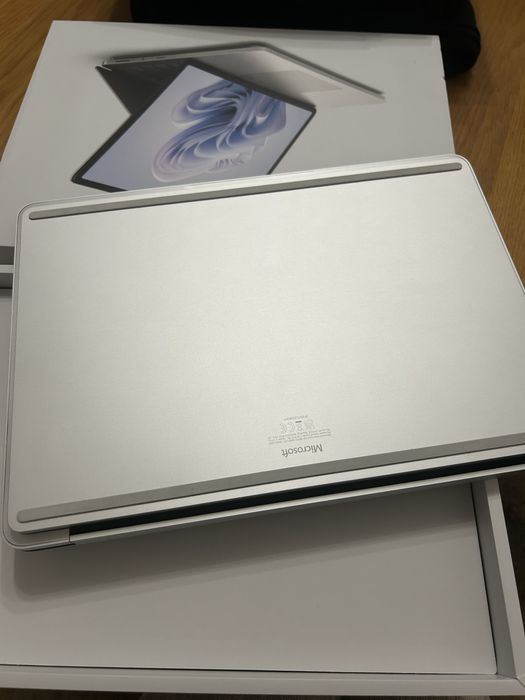 Microsoft surface laptop studio 2 13th gen , ram 1TB