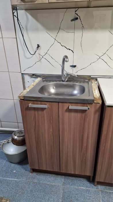 Кухонный гарнитур с газовой плитой