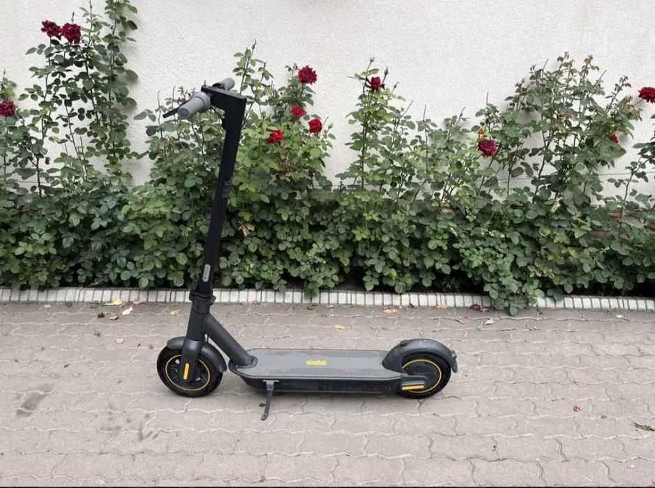 Электросамокат Ninebot g30 Max в хорошем техническом состянии