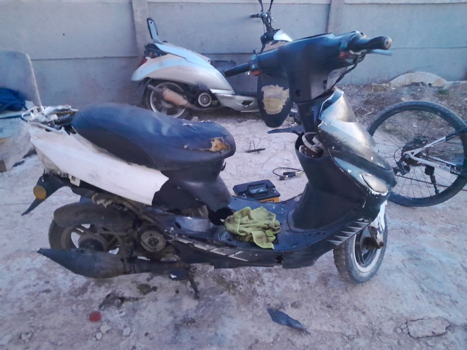 Продам скутер 80кубов