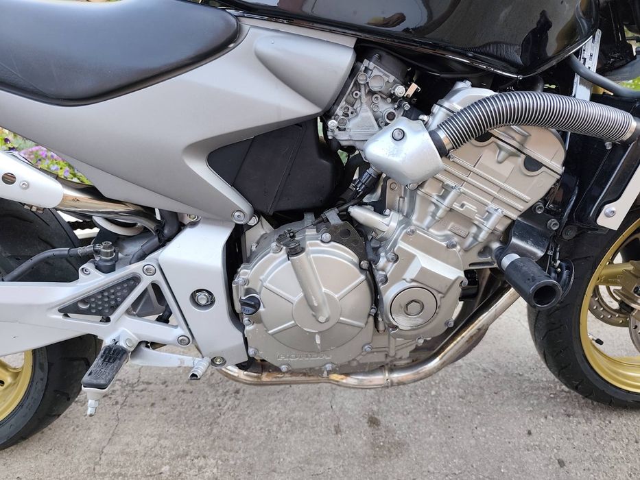 Honda Hornet 600F (CB600F) 2005 г. – обслужена, готова за сезона