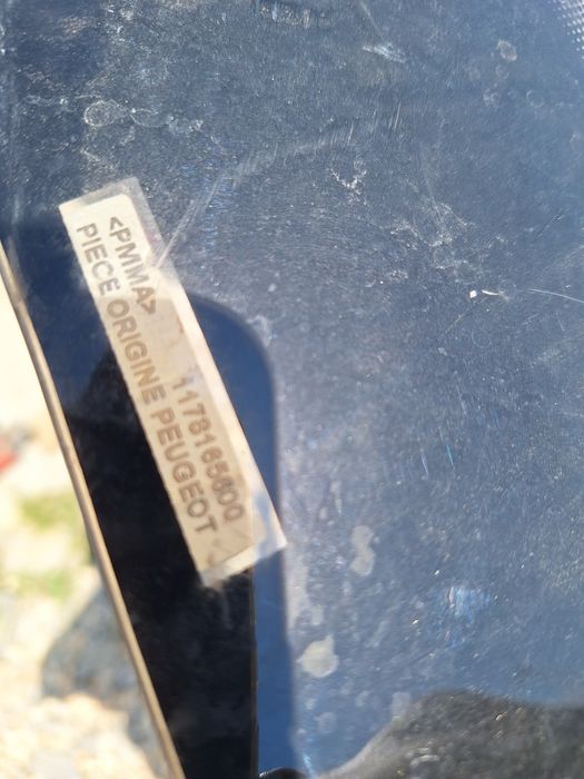 Стъкло за Peugeot Satelis 2006