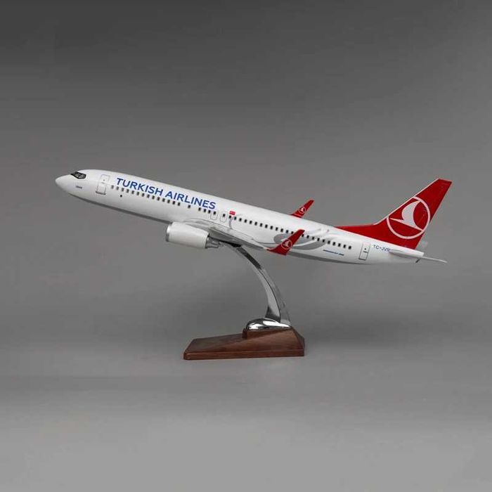 Модель самолета Boeing 737-800 Turkish Airlines, масштаб 1/100