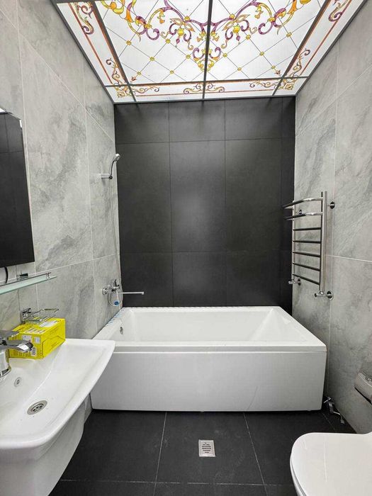 Сергели Мунаввар Файз махалля 2 сотих 2 кават 6 хонали янги уй сотаман