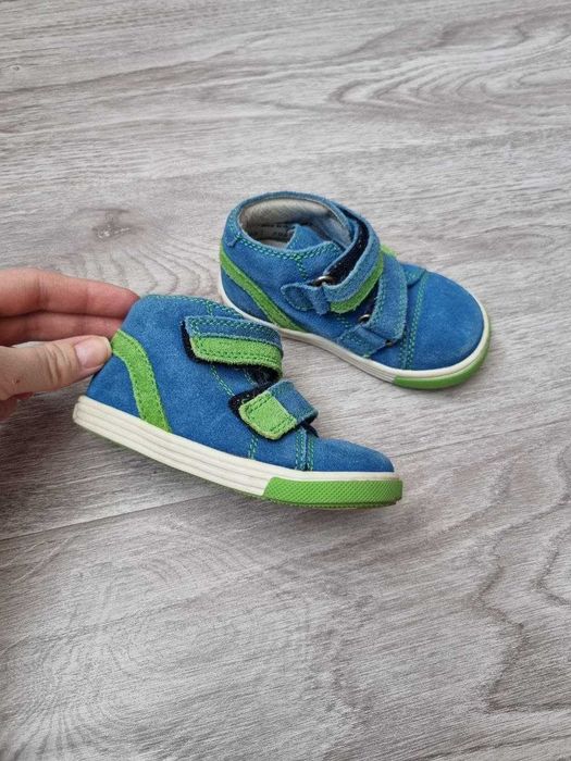 Детская обувь на 2-3 годика