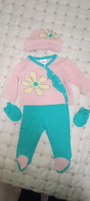 Бебешки дрешки на символични цени!