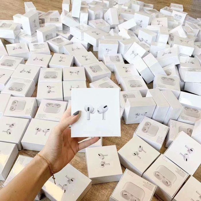 Airpods pro , Airpods 3 , Airpods 2.2 lux,Dubai