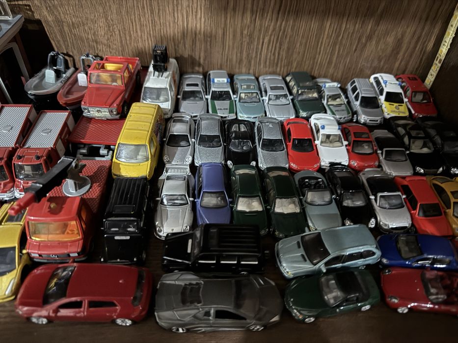 Machete auto CARARAMA metalice 1/87