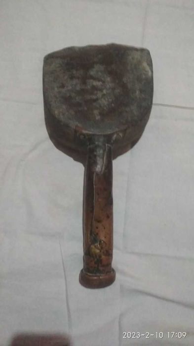 Антиквар очень старый вещь