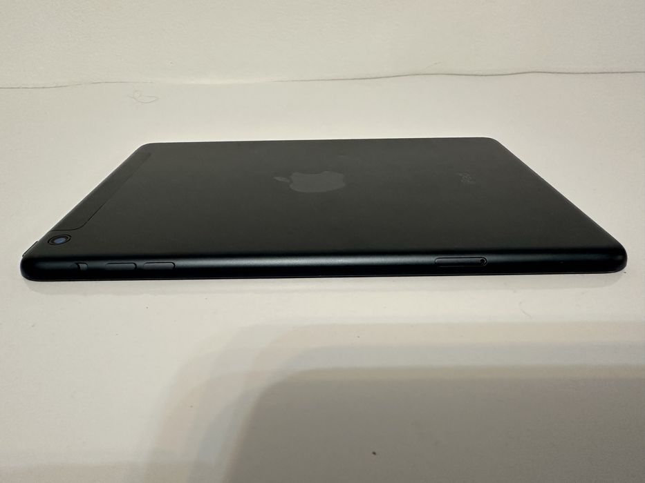 iPad Air cu Sim 16Gb Perfect functionala, Sticla Sparta