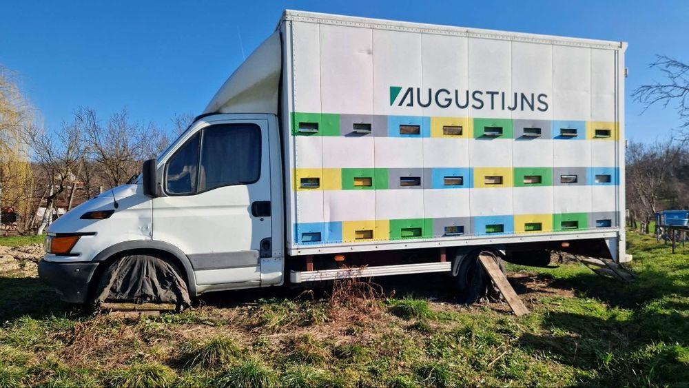 Stupină de vânzare