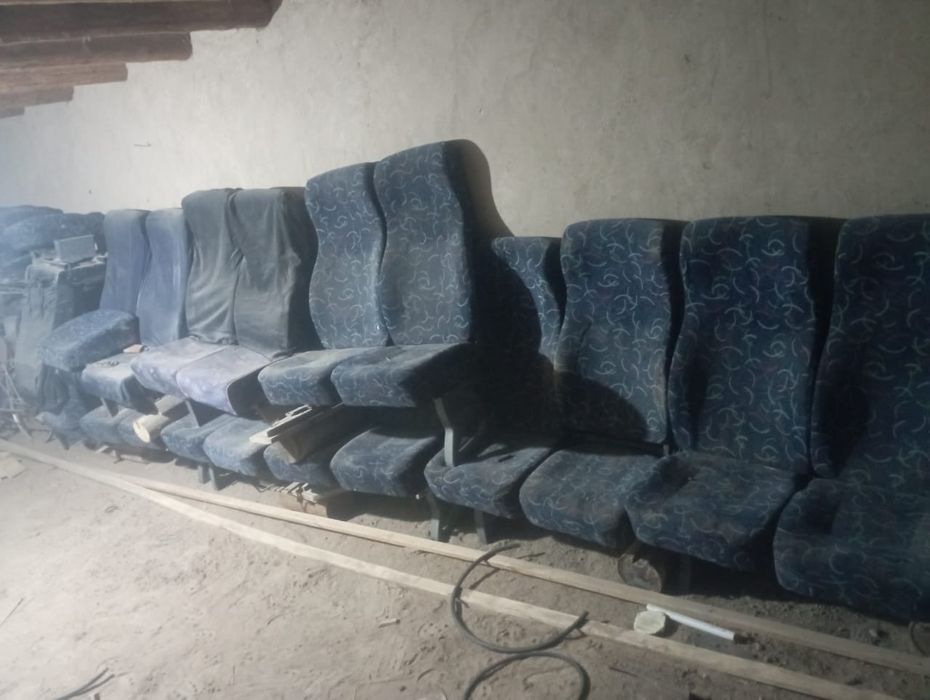 Сиденья изузи камплект