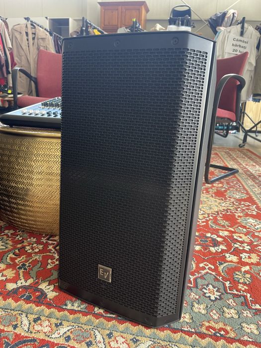 2xElectrovoice ZLX-12P + mixer Soundcraft