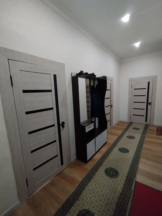 Продаётся Яккасарой т. Аския кўчаси . Бобур  боғи.Висотапотолочка ! 4