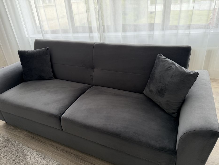 Vand Canapele extensibile din catifea de culaore gri antricit,in conditii foarte bune!