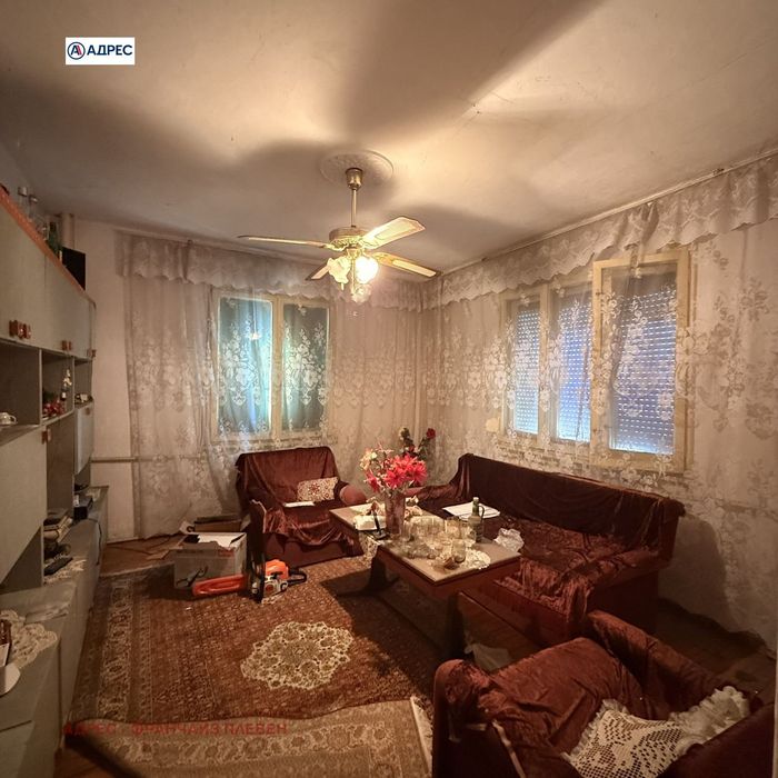 Къща в Плевен, област-с.Ясен площ 125 цена 95000
