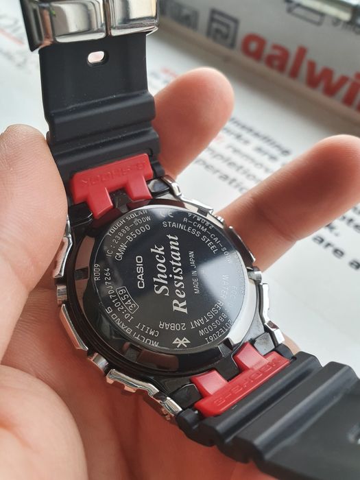 Продам  casio g-shock GMW-B5000-1E