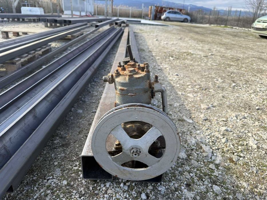 Продавам зилов компресор двуцилиндров със водно охлаждане