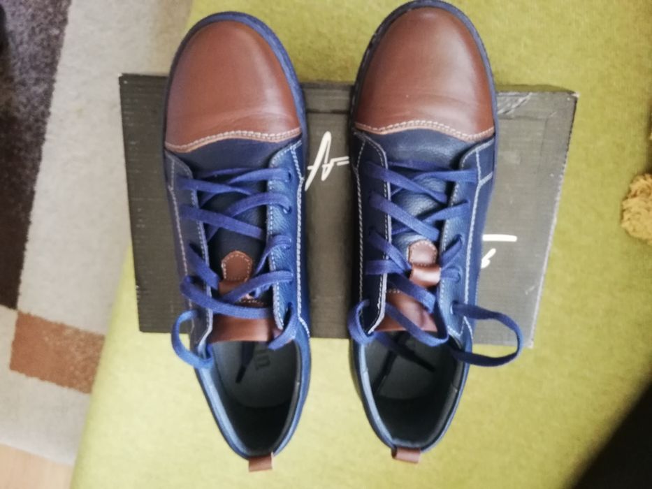 Vând pantofi piele casual copii !