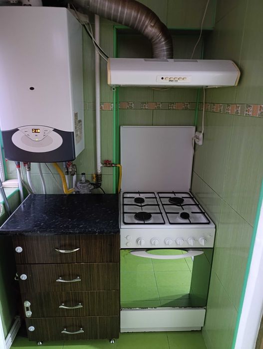 Inchiriez apartament doua camere, mobilat și utilat.