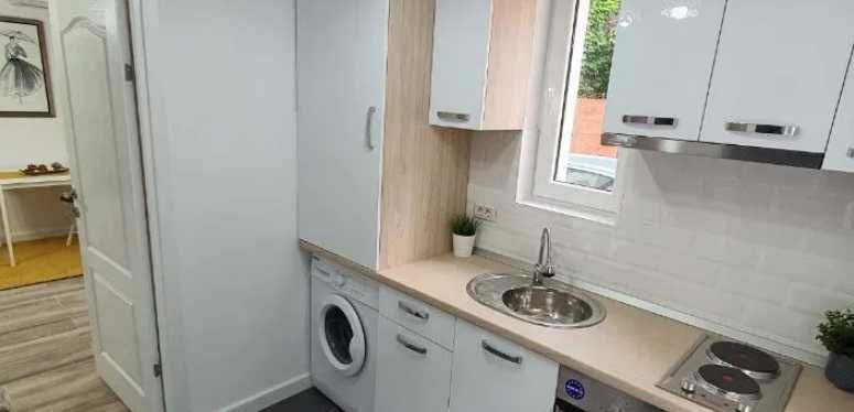 Дава се под наем  в Пловдив, Въстанически - 15 кв.м за 173.4 € - Снимка #1