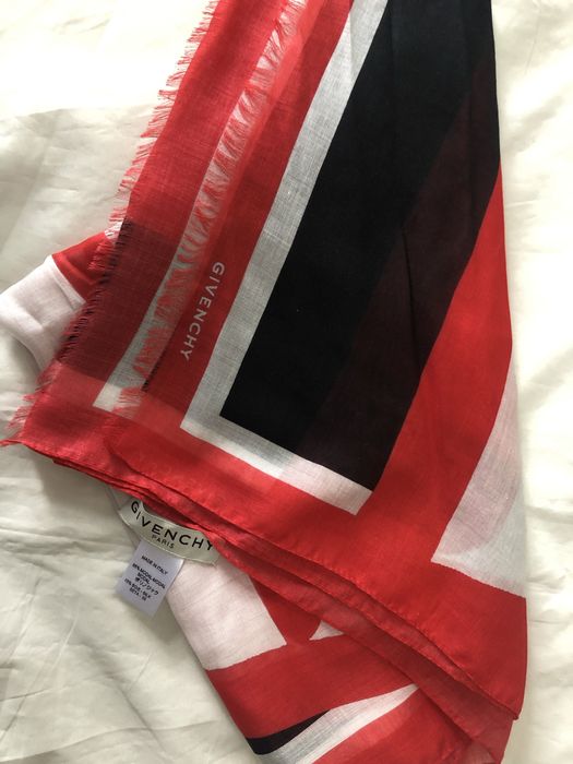 Esarfa Givenchy Paris !