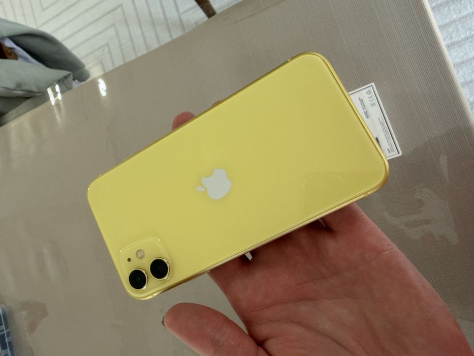Продам айфон 11