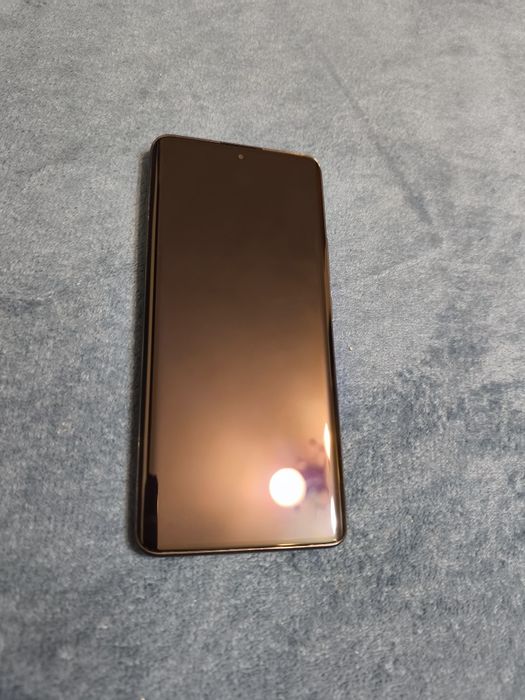 Vând Xiaomi Redmi Note 14 Pro +.  512 Gb 12 Gb Ram 5G
Telefon mobil