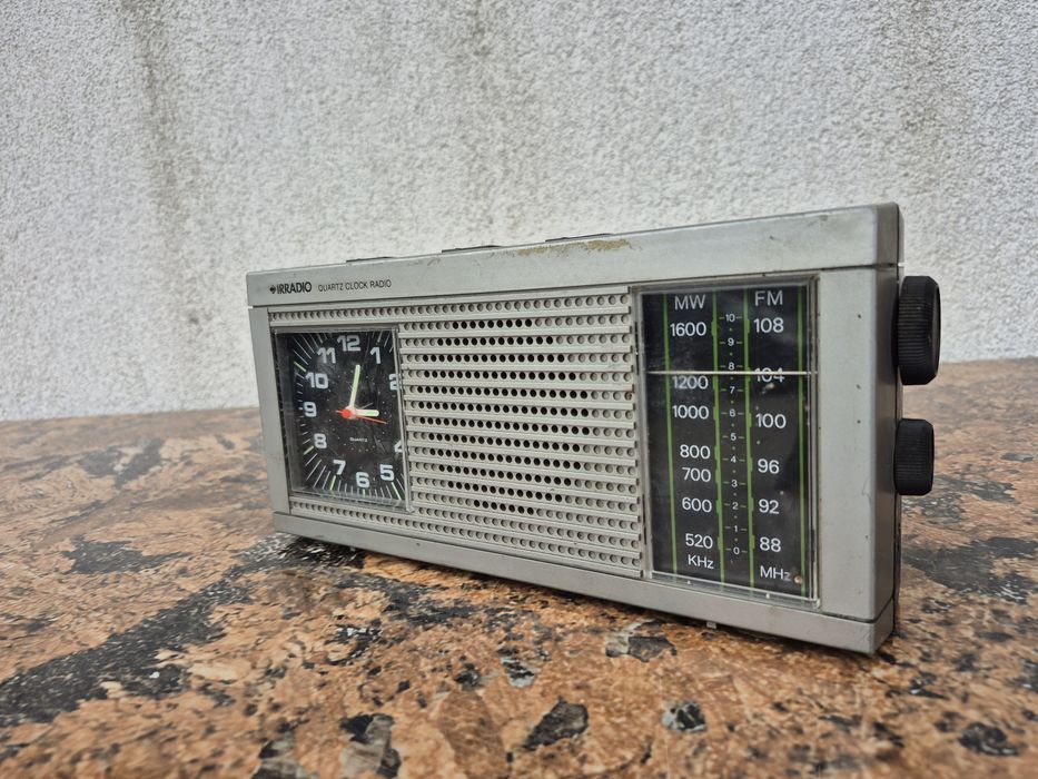 Radio cu ceas  irradio CQR-10 made in Italy