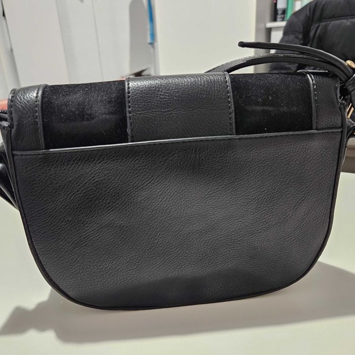 Дамска черна чанта