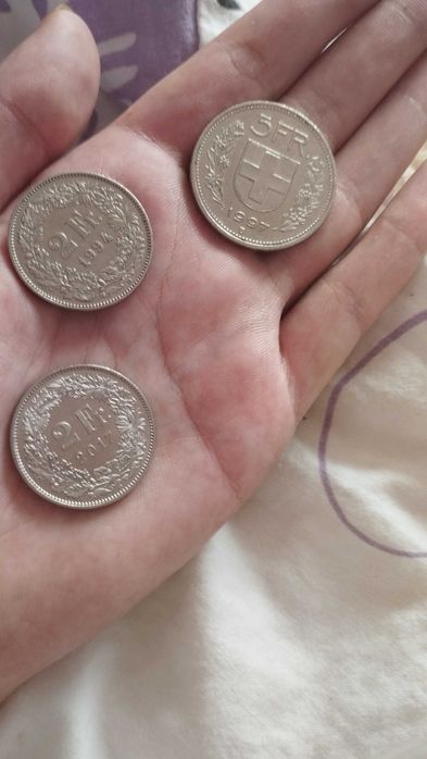 Vând monede vechi pentru mai multe detalii vă aștept pe WhatsApp