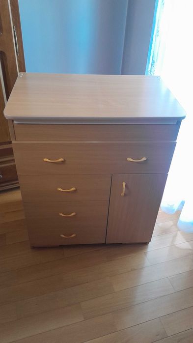 Vind mobilier CADITA pentru BEBE .