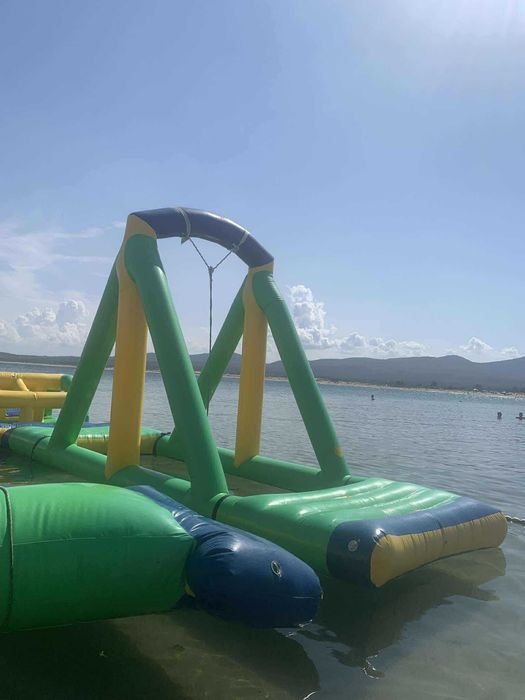 Надуваем воден парк, водни атракциони, водна пързалка, люлка , айсберг