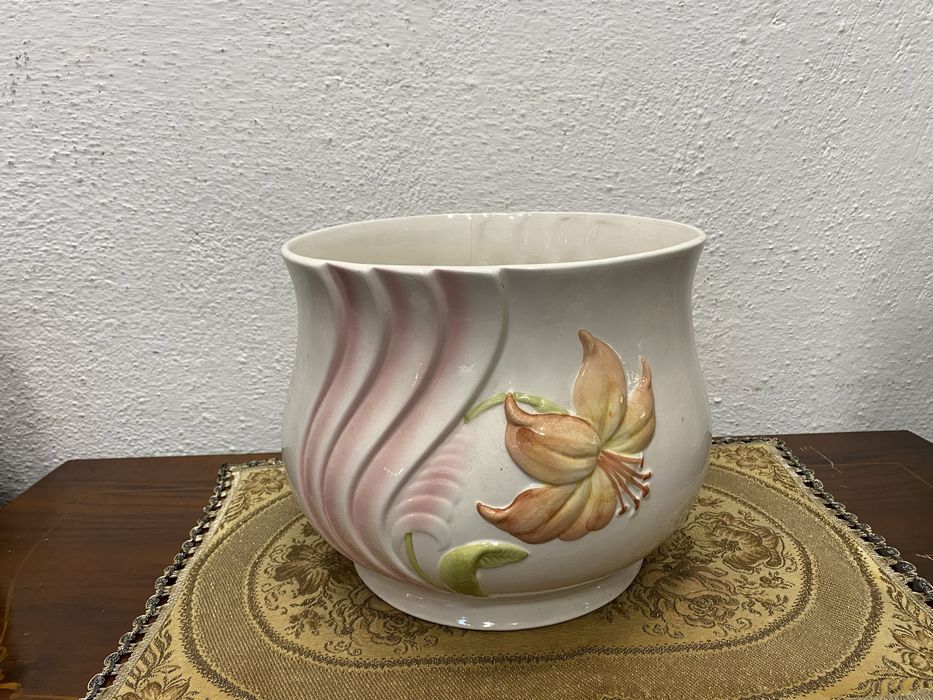 Италианска кашпа от порцелан