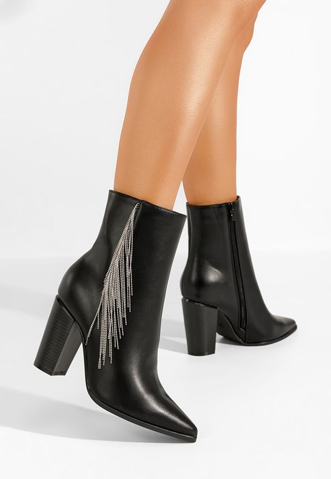 Черни боти на ток