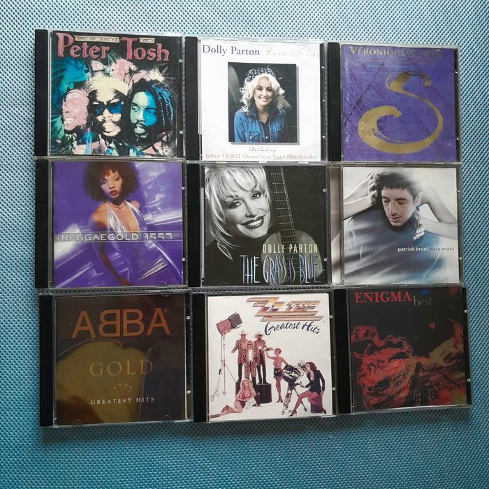 СД дискове и плочи с музика