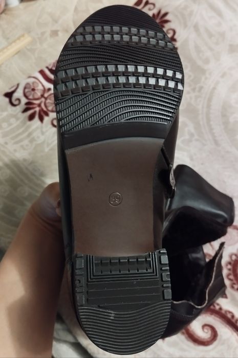 Продам новые зимние сапоги